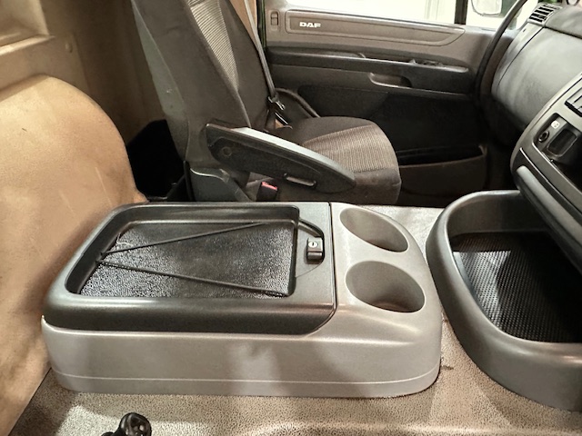 DAF CF 370 8×4 Day Cab Tipper Manual
