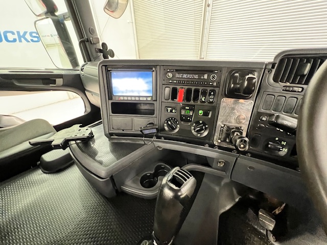 Scania G410 8×4 Rest Cab Steel Tipper