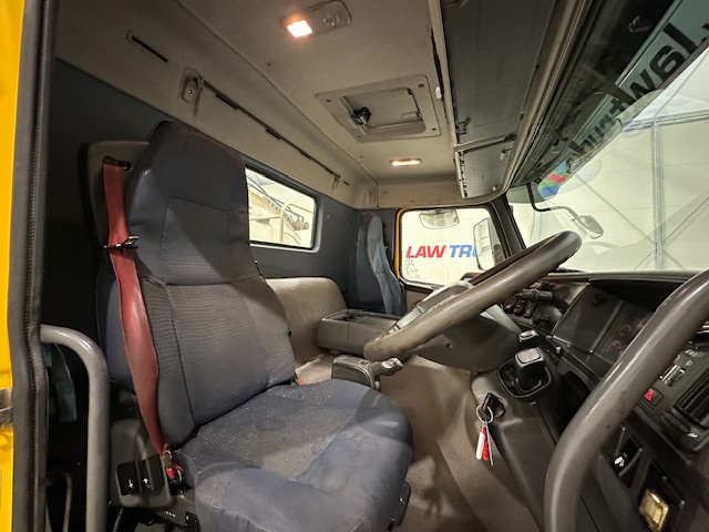 Volvo FM 300 6×4 Day Cab Tipper