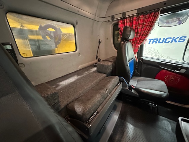 Scania R380 8×4 Sleeper Cab Tipper
