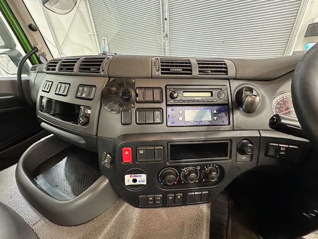 DAF CF 370 8×4 Day Cab Tipper Manual