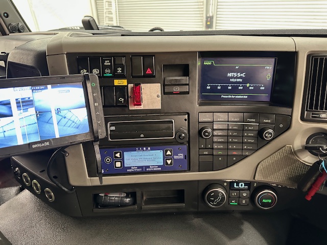 Volvo FM 410 8×4 Sleeper Cab Tar Spec Tipper