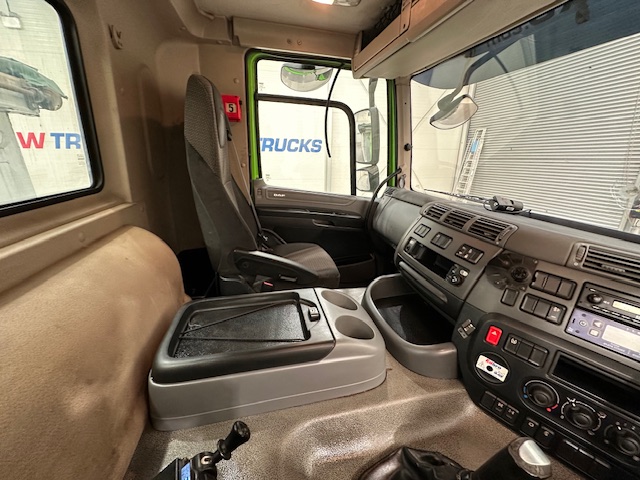 DAF CF 370 8×4 Day Cab Tipper Manual