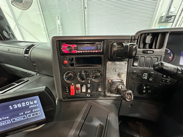 Scania P360 8×4 Rest Cab Steel Tipper