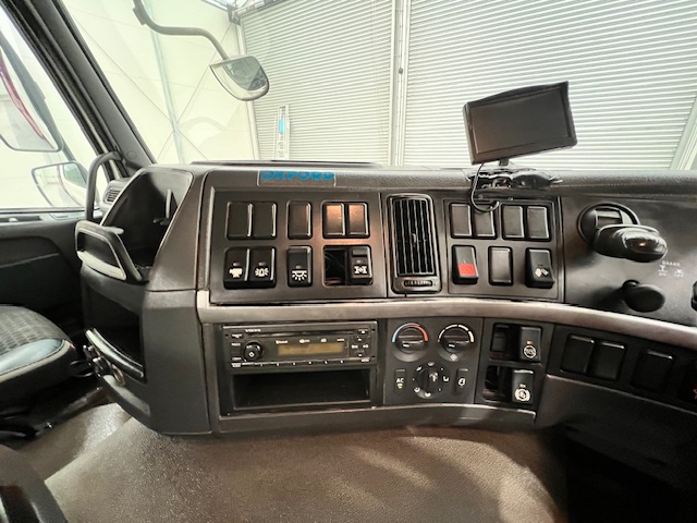 Volvo FMX 380 8×4 Day Cab Steel Tipper