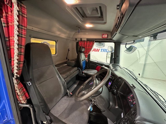 Scania R380 8×4 Sleeper Cab Tipper