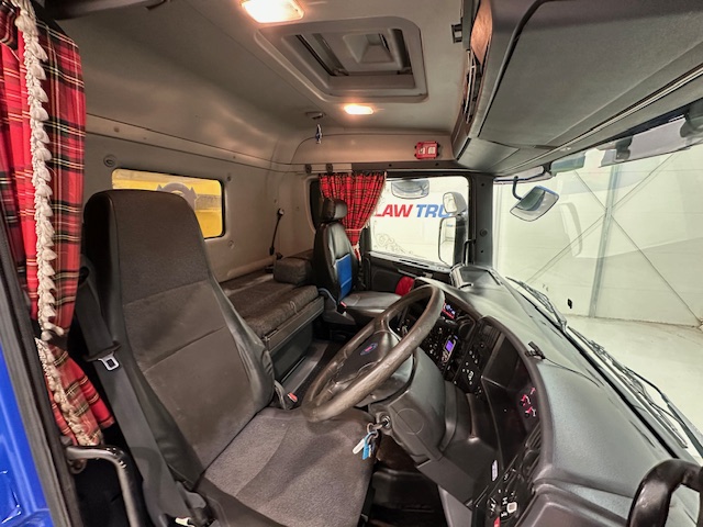 Scania R380 8×4 Sleeper Cab Tipper