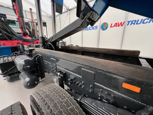 Volvo FM 460 8×4 Steel Tipper Grab