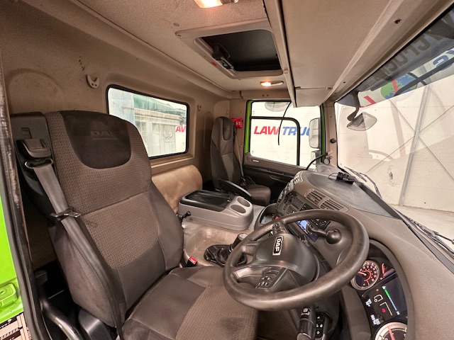DAF CF 370 8×4 Day Cab Tipper Manual