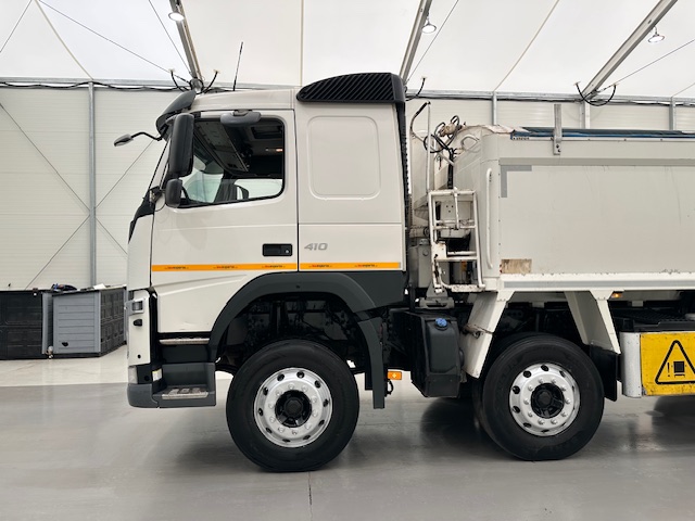 Volvo FM 410 8×4 Sleeper Cab Tar Spec Tipper