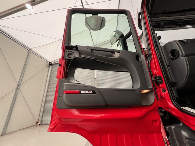 Scania G410 8×4 Rest Cab Steel Tipper