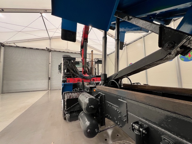Volvo FM 460 8×4 Steel Tipper Grab