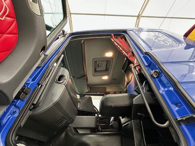 Scania R380 8×4 Sleeper Cab Tipper
