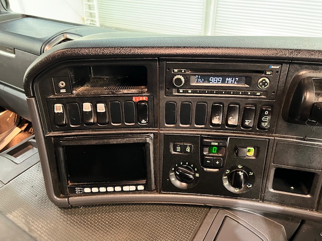 Scania P400 8×4 Sleeper Cab Steel Tipper