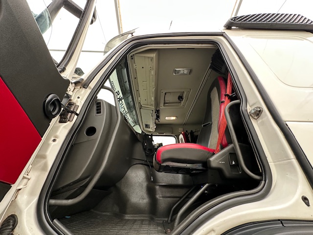 Volvo FM 410 8×4 Sleeper Cab Tar Spec Tipper