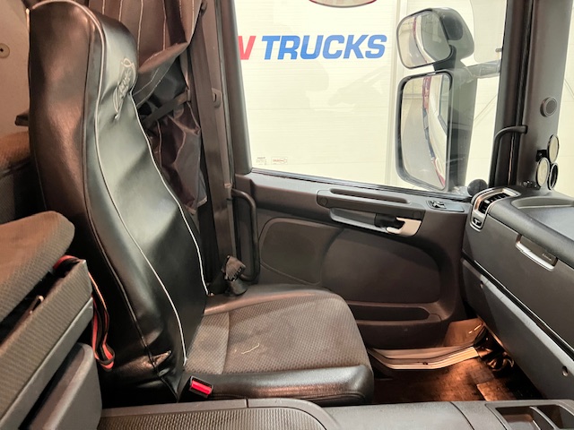 Scania P400 8×4 Sleeper Cab Steel Tipper
