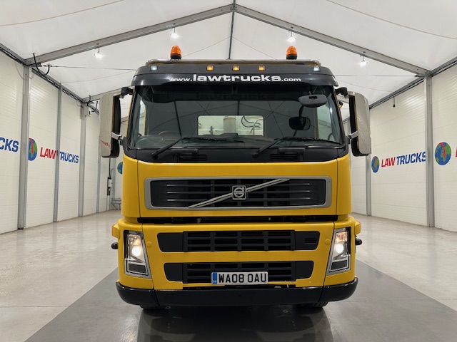 Volvo FM 300 6×4 Day Cab Tipper