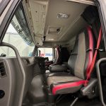 Volvo FM 410 8×4 Sleeper Cab Tar Spec Tipper - thumbnail
