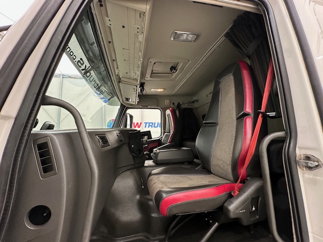 Volvo FM 410 8×4 Sleeper Cab Tar Spec Tipper