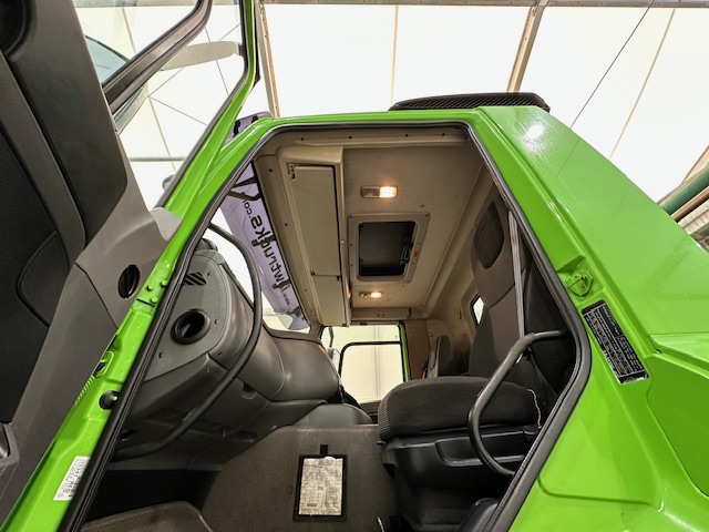DAF CF 370 8×4 Day Cab Tipper Manual