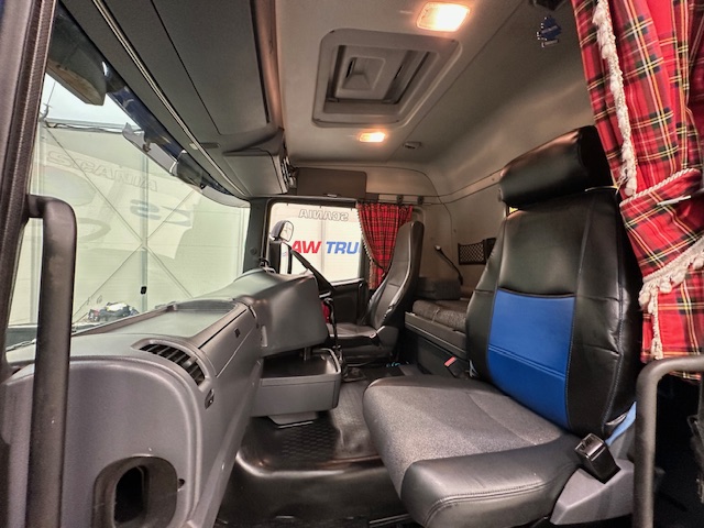 Scania R380 8×4 Sleeper Cab Tipper