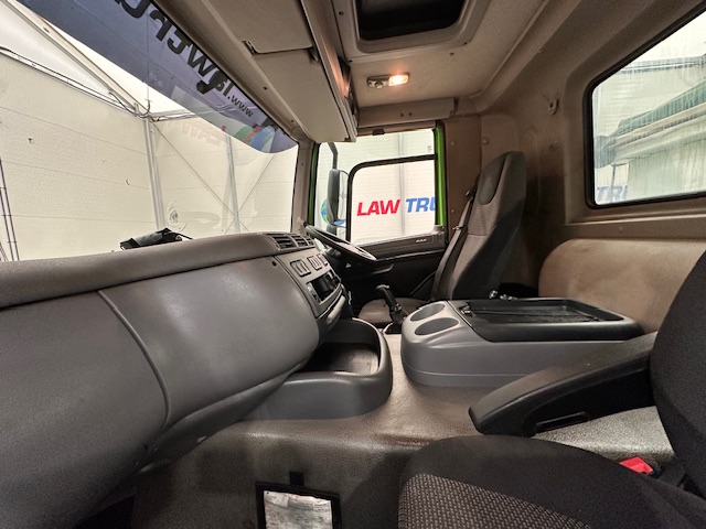 DAF CF 370 8×4 Day Cab Tipper Manual