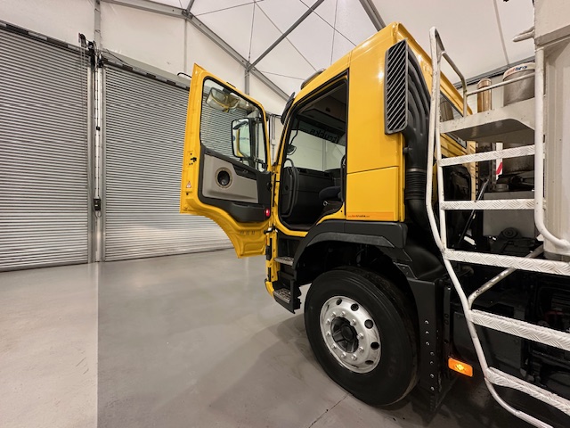 Volvo FM 300 6×4 Day Cab Tipper