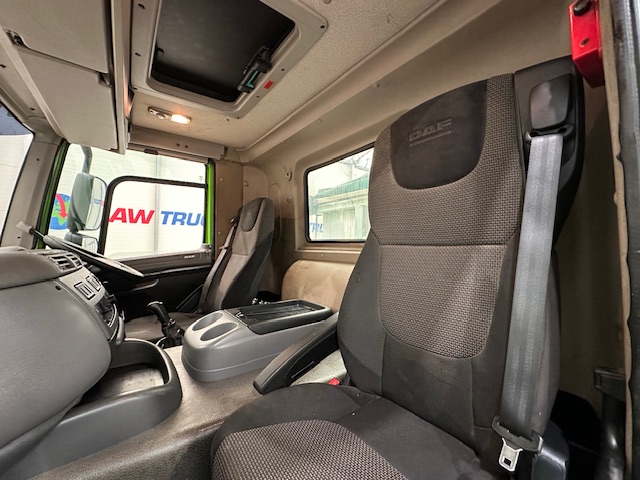 DAF CF 370 8×4 Day Cab Tipper Manual