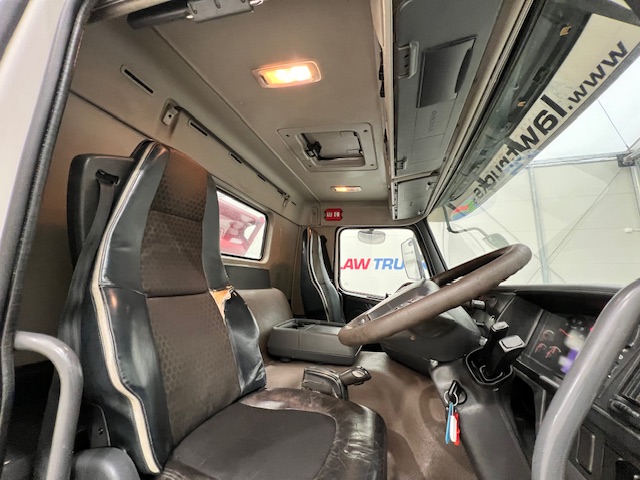 Volvo FMX 380 8×4 Day Cab Steel Tipper