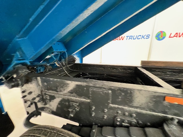Volvo FM 460 8×4 Steel Tipper Grab