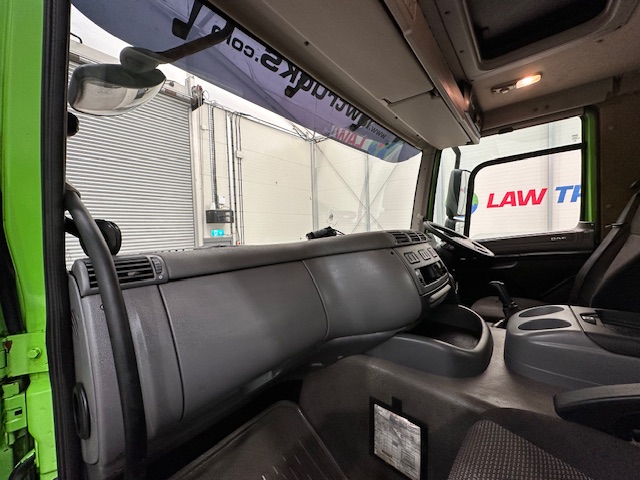 DAF CF 370 8×4 Day Cab Tipper Manual