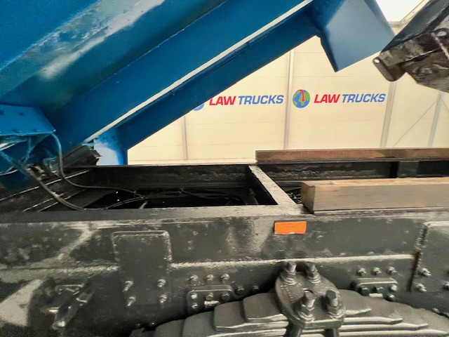 Volvo FM 460 8×4 Steel Tipper Grab