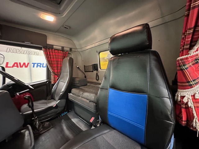 Scania R380 8×4 Sleeper Cab Tipper