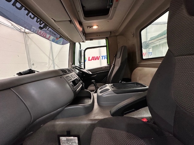 DAF CF 370 8×4 Day Cab Tipper Manual