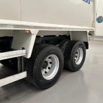 Volvo FM 410 8×4 Sleeper Cab Tar Spec Tipper - thumbnail