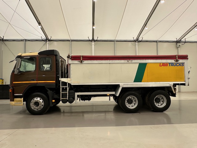 Volvo FM9 300 6×4 Sleeper Cab Tipper Manual