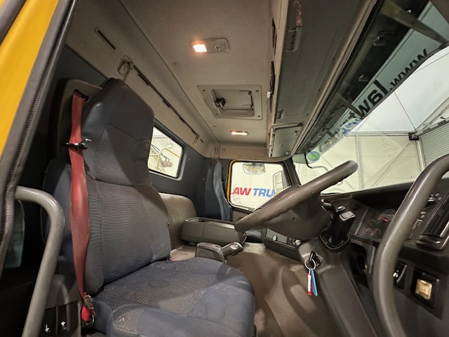 Volvo FM 300 6×4 Day Cab Tipper