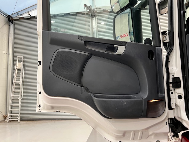 Scania P400 8×4 Sleeper Cab Steel Tipper