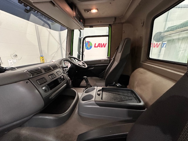 DAF CF 370 8×4 Day Cab Tipper Manual