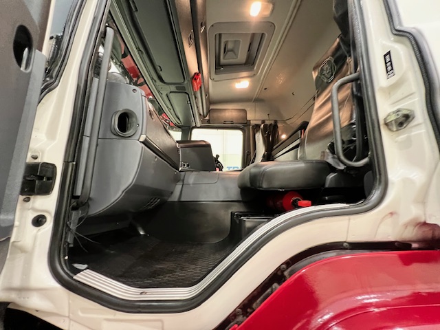 Scania P400 8×4 Sleeper Cab Steel Tipper
