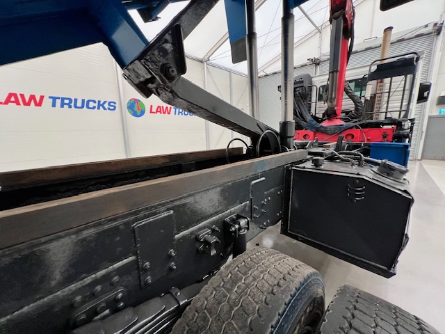 Volvo FM 460 8×4 Steel Tipper Grab