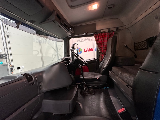 Scania R380 8×4 Sleeper Cab Tipper