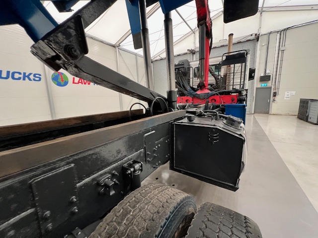 Volvo FM 460 8×4 Steel Tipper Grab
