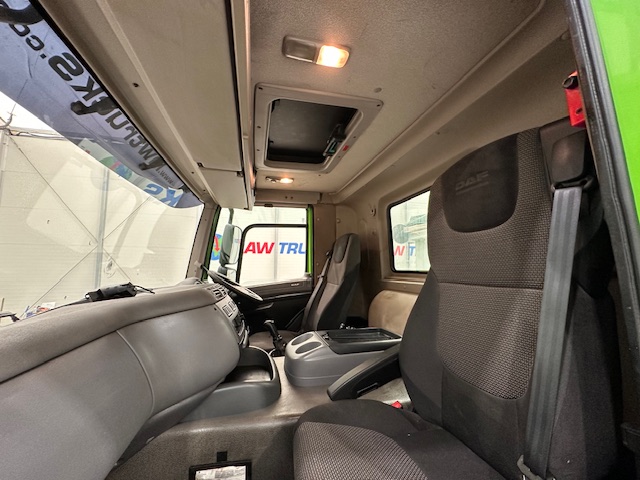 DAF CF 370 8×4 Day Cab Tipper Manual