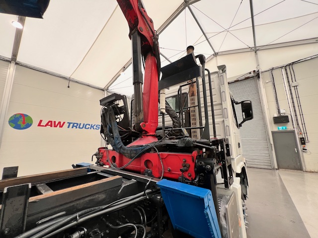 Volvo FM 460 8×4 Steel Tipper Grab