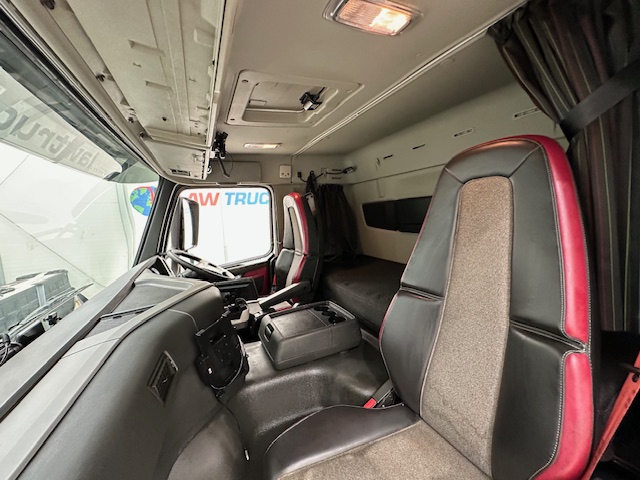 Volvo FM 410 8×4 Sleeper Cab Tar Spec Tipper
