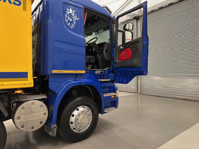 Scania R380 8×4 Sleeper Cab Tipper