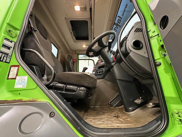 DAF CF 370 8×4 Day Cab Tipper Manual