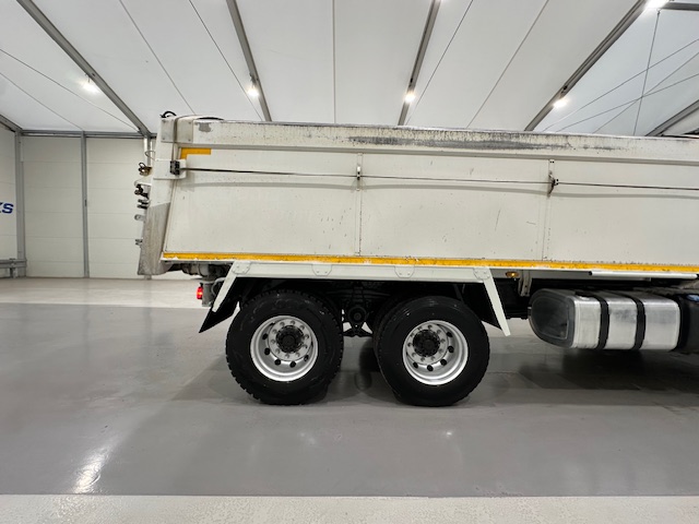 Volvo FM 300 6×4 Day Cab Tipper