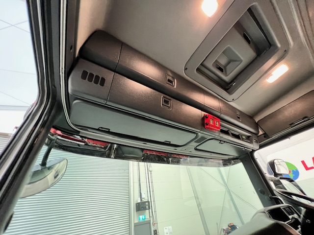 Scania P400 8×4 Sleeper Cab Steel Tipper